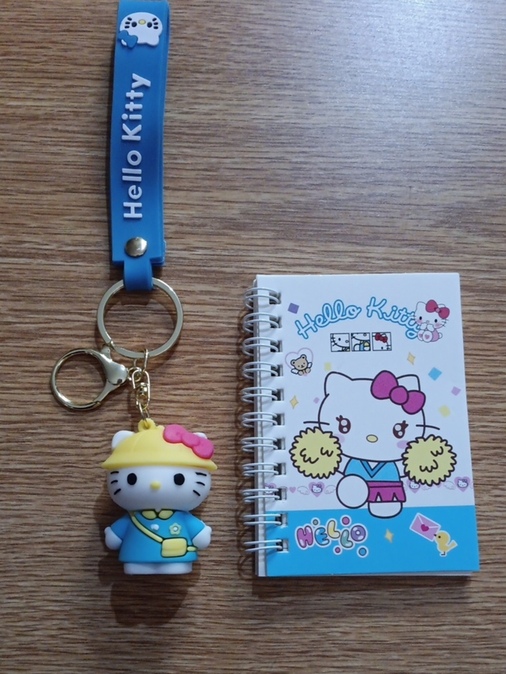 Hello Kitty Keychain with Notebook Set